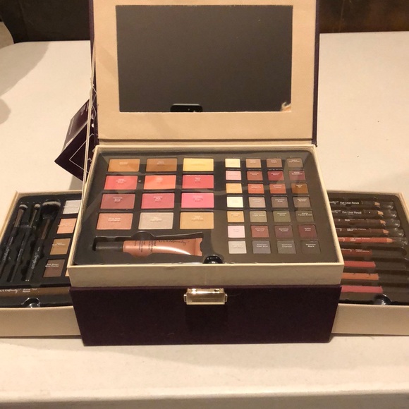 ULTA Pretty \u0026 Polished 62 Piece Collection makeup NWT